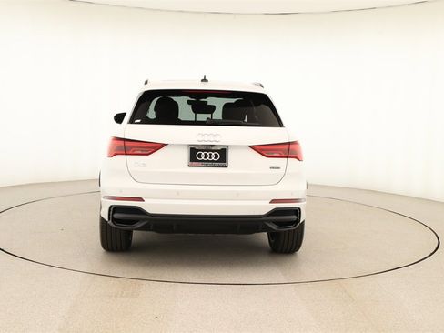 New 2025 Audi Q3 2.0T Premium image 5