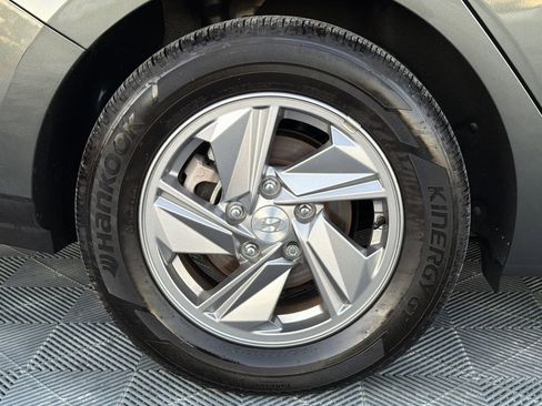 Used 2024 Hyundai Elantra SE image 20