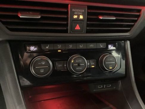 Used 2024 Volkswagen Jetta GLI 40th Anniversary Edition image 11