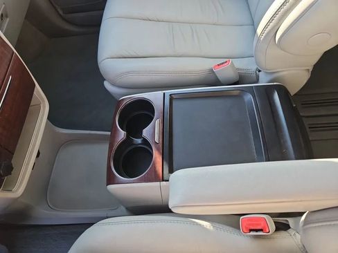 Used 2011 Toyota Sienna XLE image 53