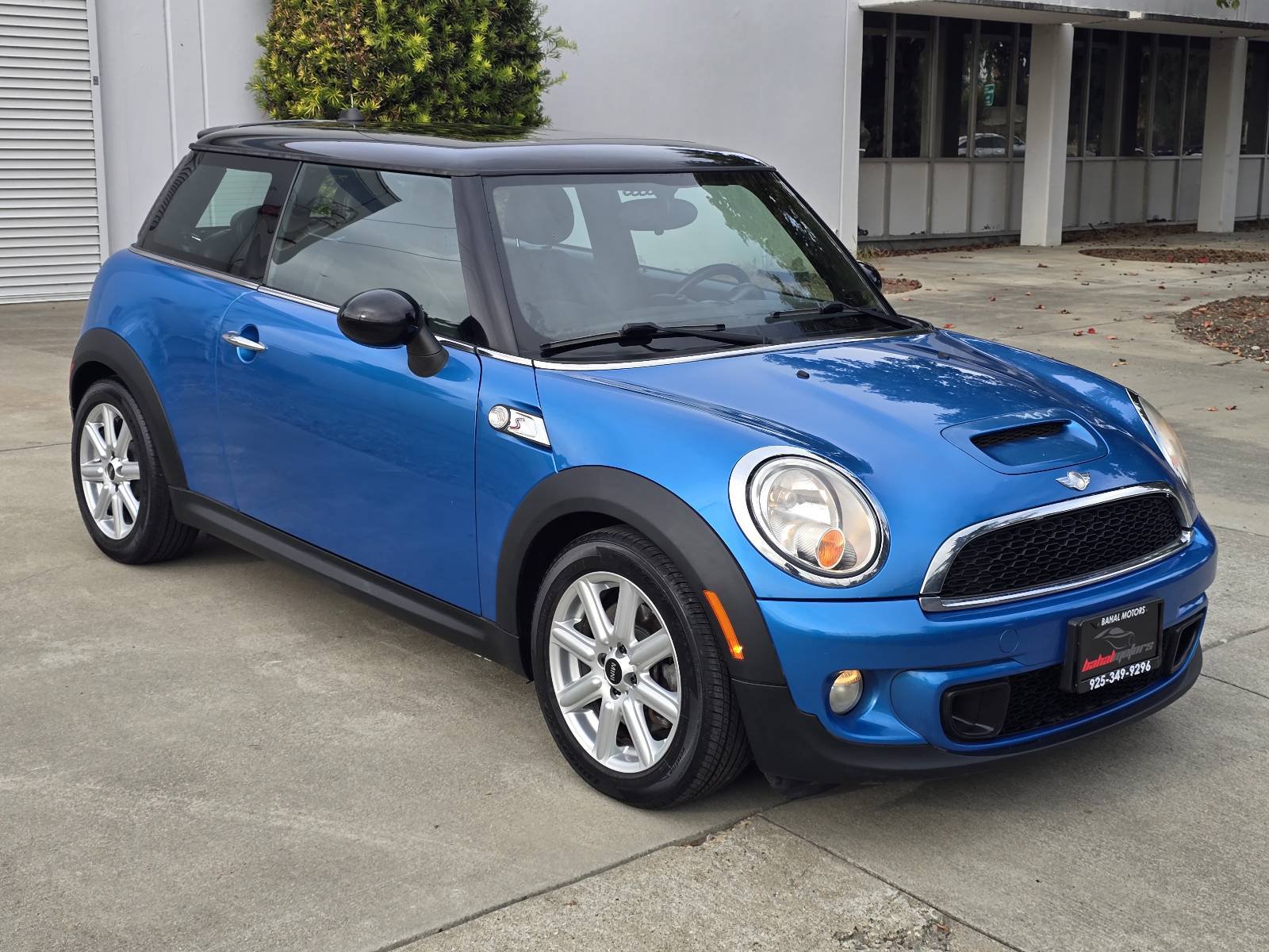 Used 2012 MINI Cooper S FWD image 1