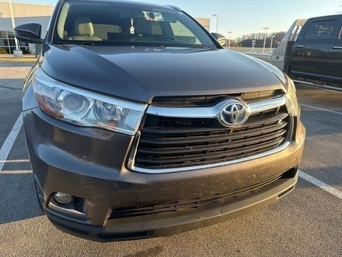 Used 2016 Toyota Highlander Limited image 4