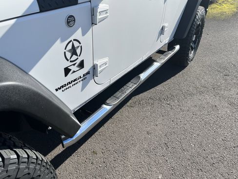 Used 2009 Jeep Wrangler X image 9