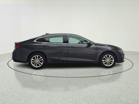 Used 2017 Chevrolet Malibu LT FWD image 7