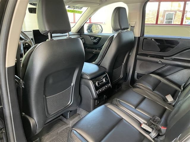 Used 2023 Lincoln Aviator AWD image 28