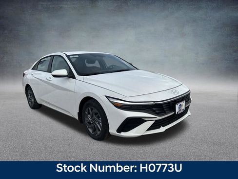 New 2026 Hyundai Elantra Blue image 8