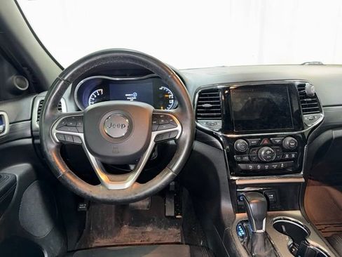 Used 2019 Jeep Grand Cherokee Altitude AWD/4WD image 17