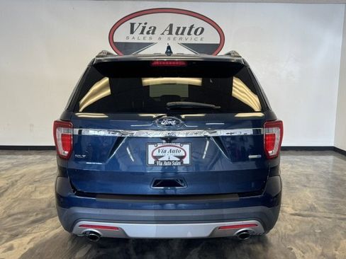 Used 2017 Ford Explorer XLT w/ Equipment Group 202A AWD/4WD image 10