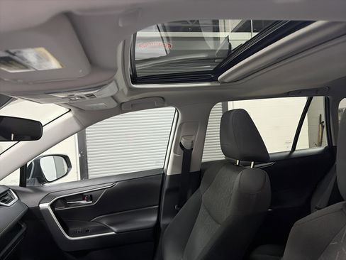 Used 2023 Toyota RAV4 XLE image 12