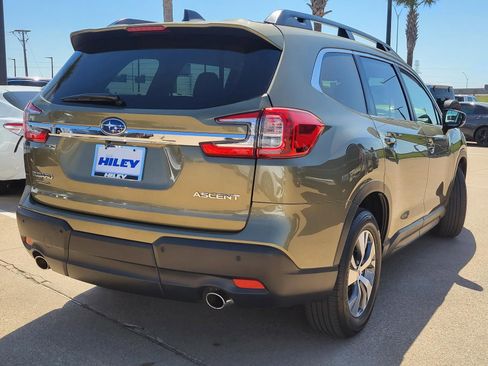 Used 2024 Subaru Ascent Premium w/ Convenience Package image 4