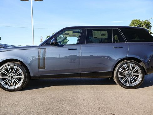 Used 2025 BMW X5 M Competition w/ Executive Package image 8