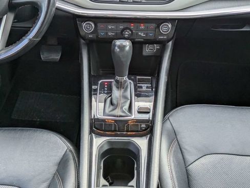 Used 2022 Jeep Compass Limited AWD/4WD image 19