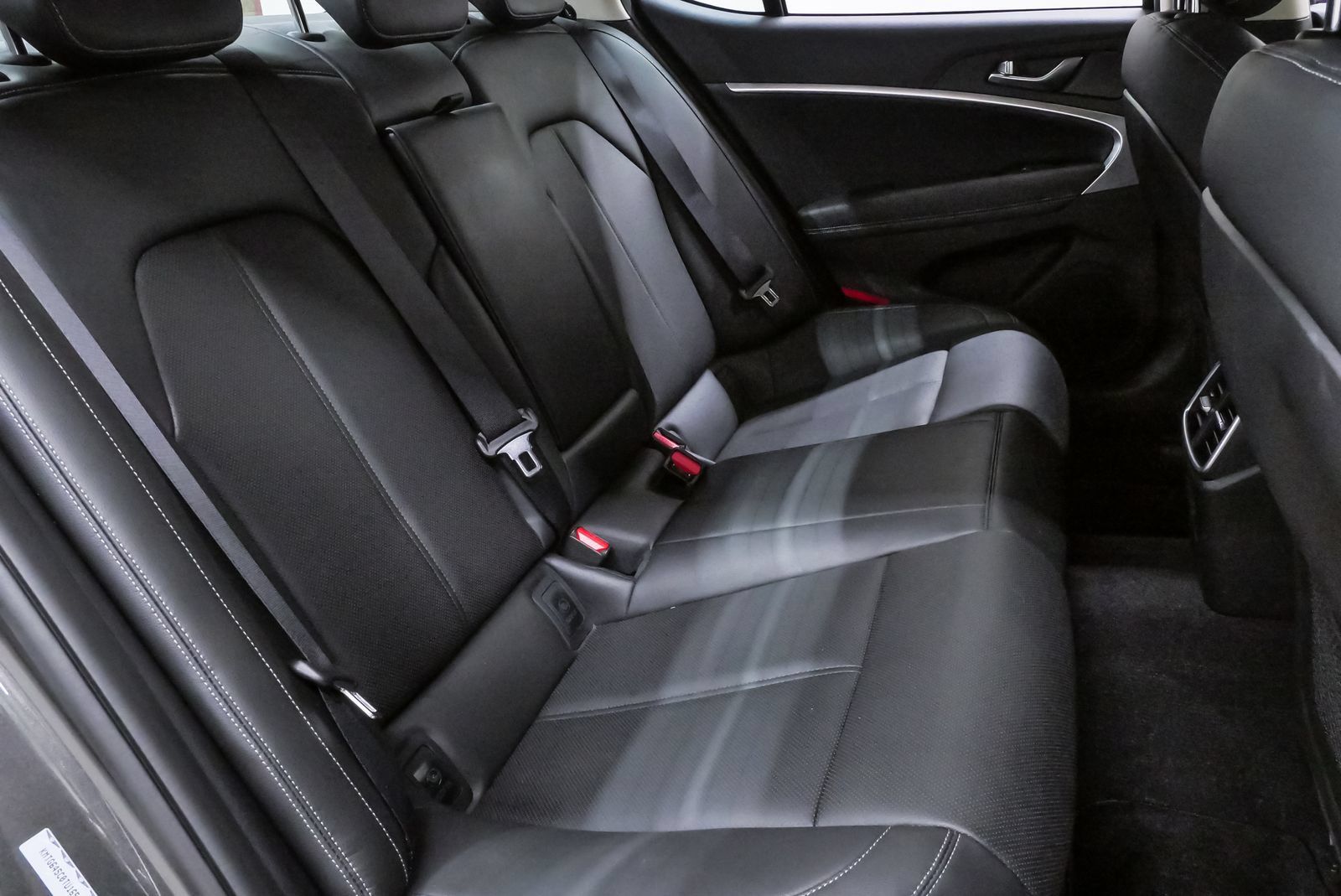 Certified 2026 Genesis G70 2.5T AWD/4WD image 11