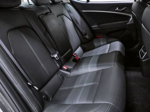 Certified 2026 Genesis G70 2.5T AWD/4WD image 11