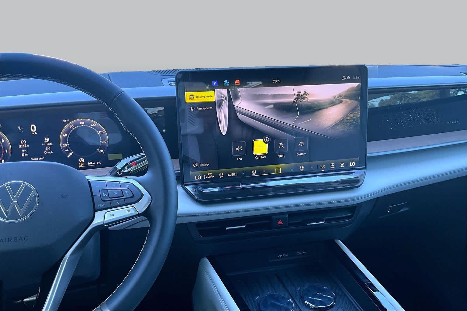 New 2027 Volkswagen Atlas SE FWD image 6