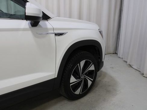 Used 2024 Volkswagen Taos SE AWD/4WD image 27