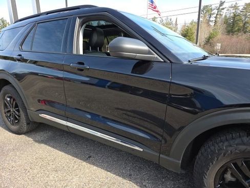 Used 2022 Ford Explorer XLT image 29