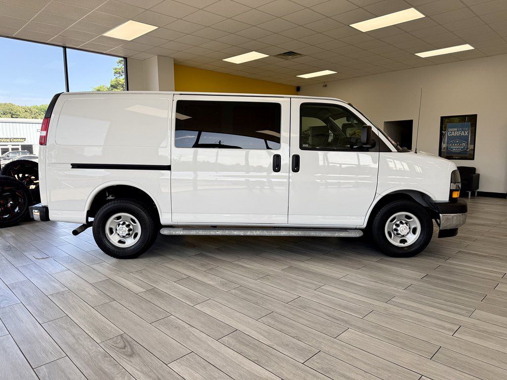 Used 2018 Chevrolet Express 2500 w/ Driver Convenience Package RWD image 5