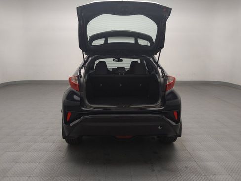 Used 2018 Toyota C-HR XLE image 29