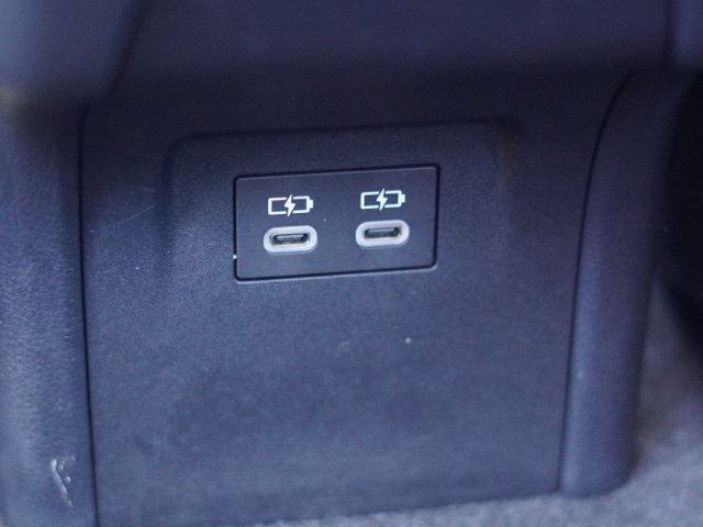 Certified 2025 Toyota Prius LE FWD image 33