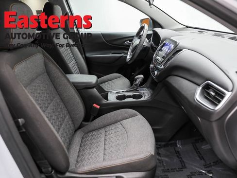 Used 2022 Chevrolet Equinox LT image 24