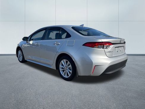 Used 2025 Toyota Corolla LE image 7