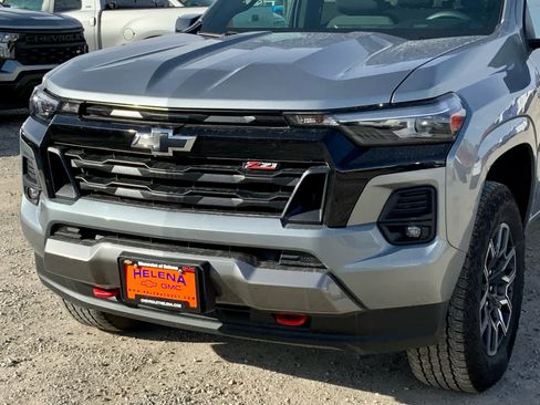 Used 2024 Chevrolet Colorado Z71 w/ Z71 Convenience Package 2 image 9