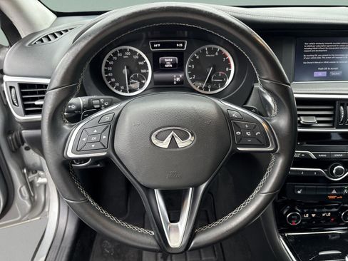 Used 2018 INFINITI QX30 Premium w/ Cargo Package image 27