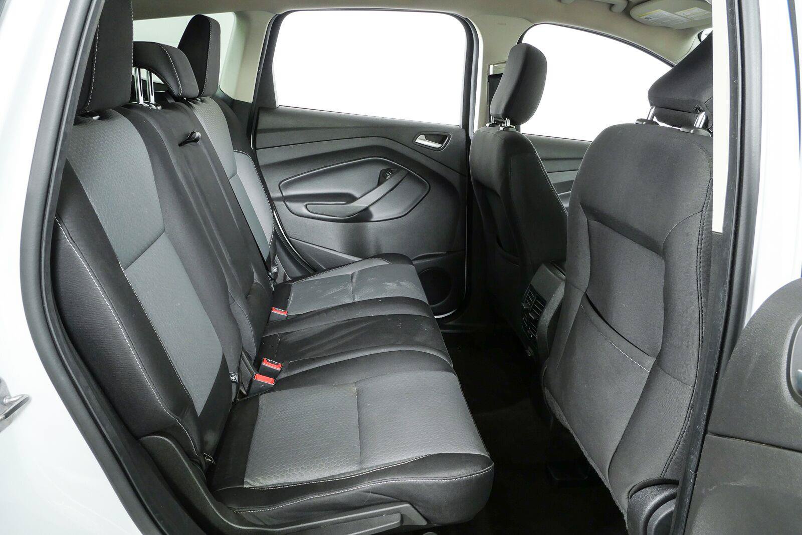 Used 2019 Ford Escape SE FWD image 19