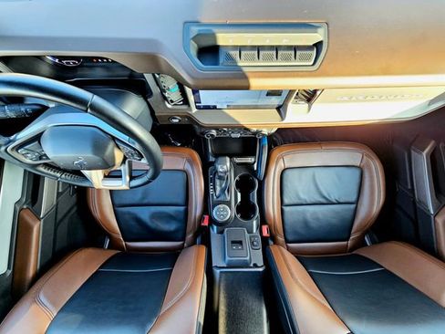 Used 2023 Ford Bronco Outer Banks w/ Sasquatch Package image 26