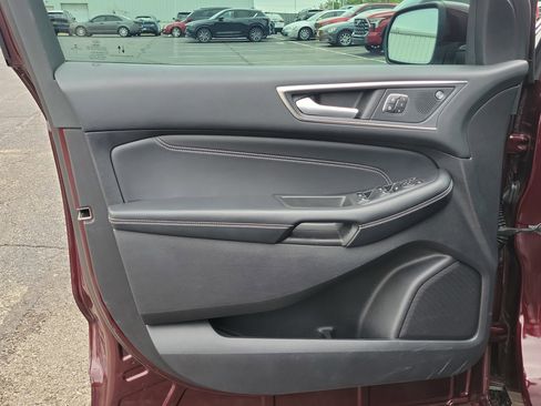 Used 2021 Ford Edge Titanium w/ Equipment Group 301A AWD/4WD image 22