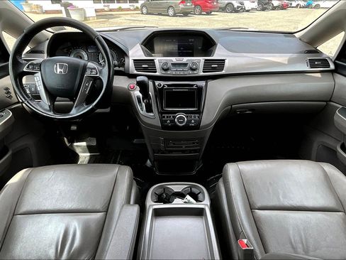 Used 2016 Honda Odyssey Touring Elite image 15