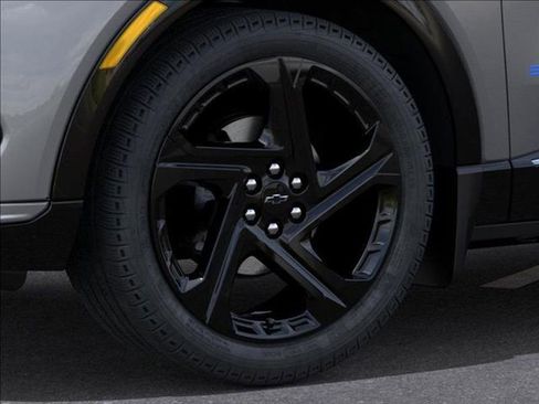 New 2026 Chevrolet Equinox EV RS image 9