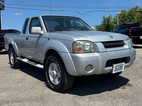 Used 2002 Nissan Frontier SE AWD/4WD image 8