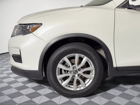 Used 2018 Nissan Rogue SV w/ Premium Package AWD/4WD image 13
