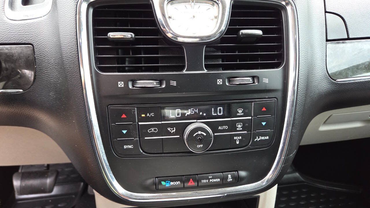 Used 2011 Chrysler Town & Country Touring FWD image 54