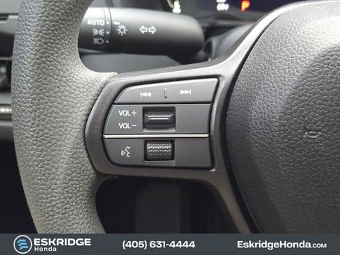Certified 2025 Honda Accord LX image 27