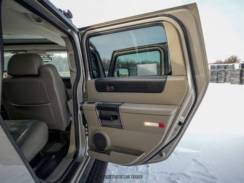 Used 2003 HUMMER H2 w/ Preferred Equipment Group AWD/4WD image 47