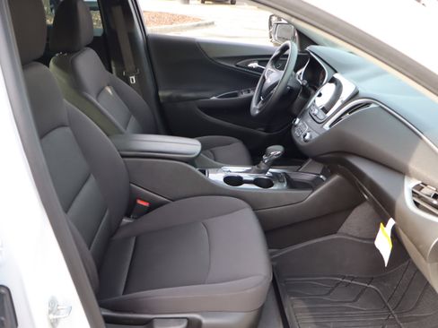 Used 2024 Chevrolet Malibu LT FWD image 37