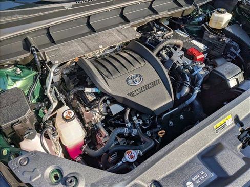 Used 2023 Toyota Highlander XLE image 24