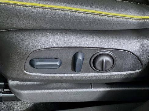 Used 2025 Chevrolet TrailBlazer ACTIV w/ Convenience Package image 11