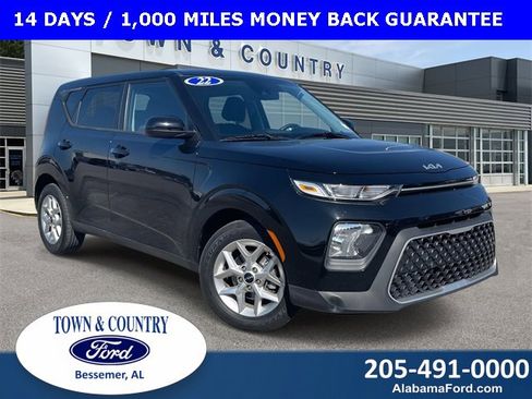 Used 2022 Kia Soul LX w/ Technology Package image 1