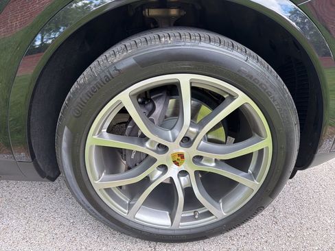 Used 2020 Porsche Cayenne AWD/4WD image 19