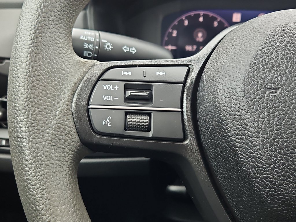 Certified 2023 Honda Accord EX image 23