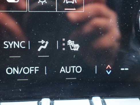 Used 2025 GMC Acadia Elevation image 23