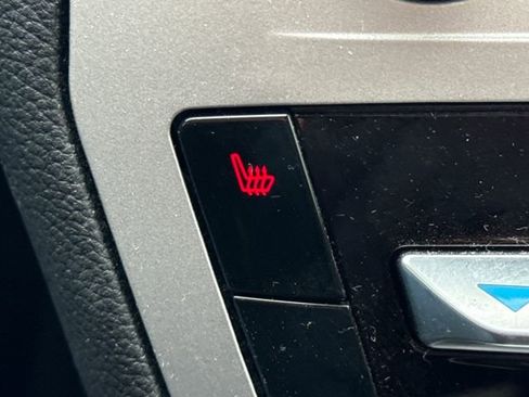 Used 2023 Ford Explorer XLT image 30