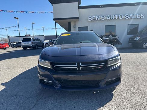 Used 2017 Dodge Charger SXT w/ Plus Group image 3