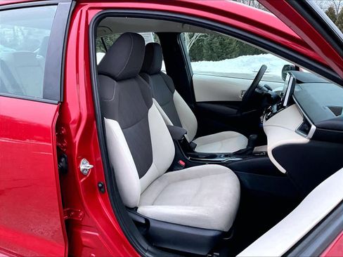 Used 2021 Toyota Corolla LE image 11