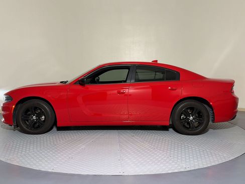 Used 2023 Dodge Charger SXT RWD image 2
