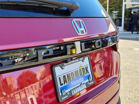 New 2025 Honda Pilot Sport image 17